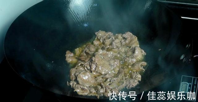 羊里脊肉|葱爆羊肉在家怎么做羊肉鲜嫩甘香、大葱脆嫩！大厨教你正确做法