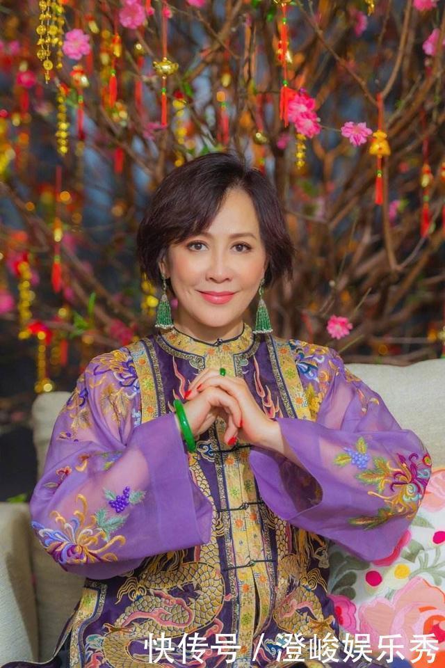 短发|女人过了50岁尽量别留长发、烫卷发!推荐明星这些发型,真洋气