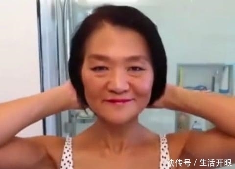 浓妆|68岁奶奶坚持浓妆出门,看到妆前妆后的对比后,网友:活出姿态