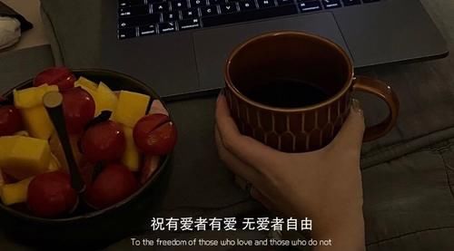 《朋友请听好》：愿意接受自己是个普通人的设定