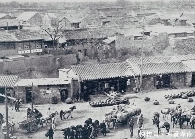 猪蹄|清朝老照片：女子心宽体胖，脚却小如猪蹄，图3贵族女子聚会