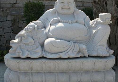 佛学$那个被称作“弥勒佛真人版”的僧人,被富婆带回去供养,现状如何