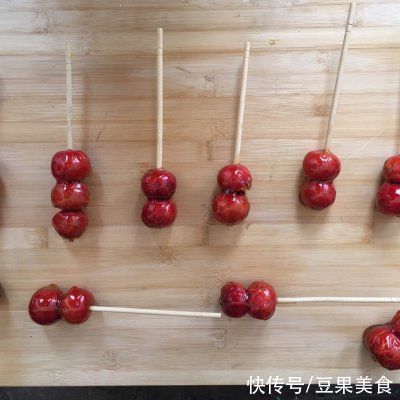  这道冰糖葫芦到底是谁发明的，我吃了半碗都不解谗