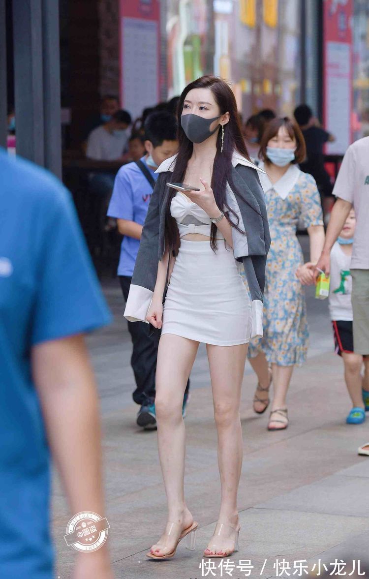 气质 优雅气质的连衣裙可是必备品,才能让造型显得优雅,清凉舒适