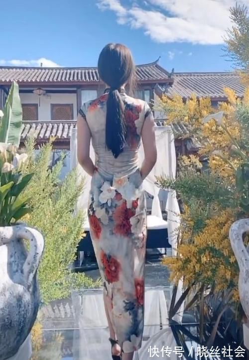 辣妈 背影好看的旗袍辣妈,绽放成熟女人知性