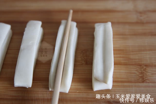 早餐店油条配方,个个空心酥脆,学会了在家做,想吃油条不用买