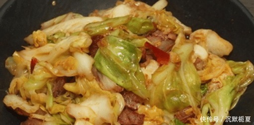  包菜才会更加|炒包菜时，包菜不要直接下锅炒！很多人不懂，难怪不好吃