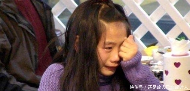 现状|妈妈想让娃变美，亲手为6岁女儿“割双眼皮”，孩子现状让人心疼