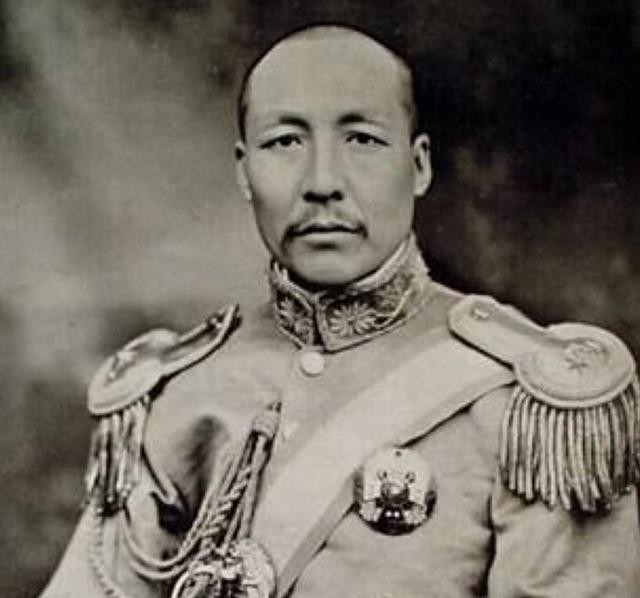 孙传芳|他尊重发妻,宠爱三房,最后却要求和二房合葬,但不能如愿