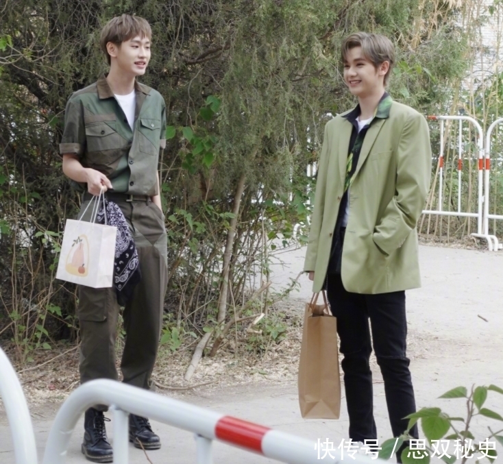 黄明昊 《拜托了冰箱》轰趴海报官宣,路透有赵丽颖吴磊,张彬彬心情大好