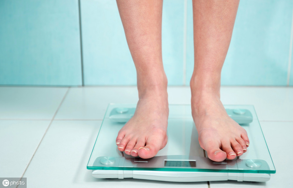 称重|早上起床后称重为什么会减轻难道晚上会消耗脂肪真相多人不知