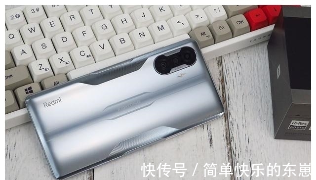 性价比|从2399跌至1699元，256GB+5065mAh+67W