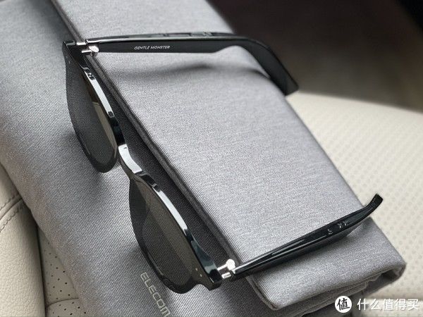 奔驰|90后打工人EDC,20+凭什么开奔驰