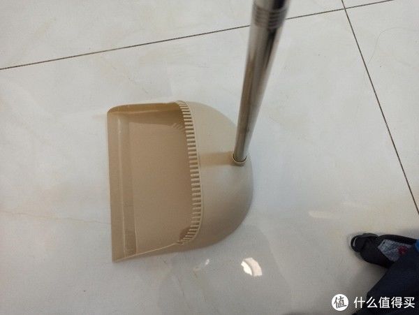 簸箕|日常生活 篇三十九：通过张大妈的链接买的白菜价扫帚簸箕套装开箱。