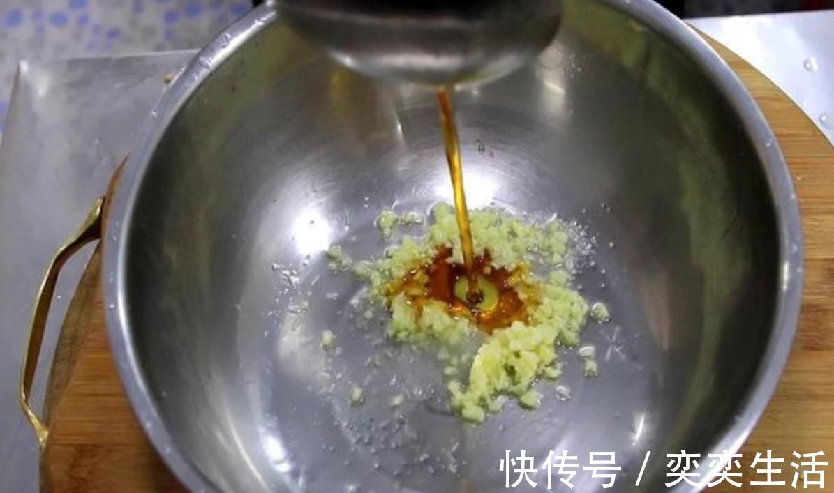 焯水|凉拌苦瓜要不要焯水？很多人搞错，只需1步，苦瓜清脆好吃不发苦