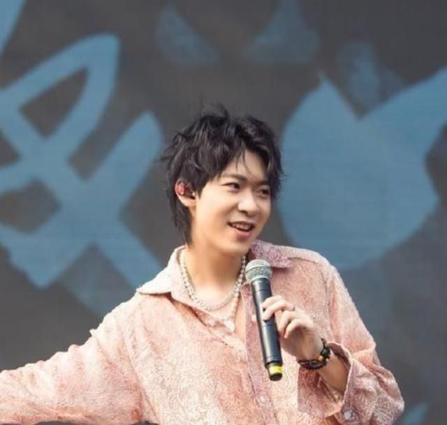 昔日好友彻底翻脸，活死人新歌DISS福克斯，说唱圈也难逃利益二字