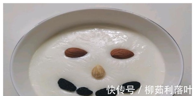 草莓|何炅老师的同款双皮奶，食材简单，做法也很容易，看一遍就能学会！