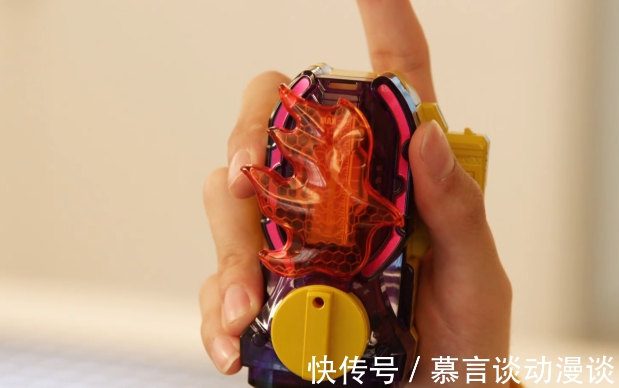 假面骑士|假面骑士利维斯火山暴龙模仿圣刃,门田获得新外挂,狩崎秘密揭开