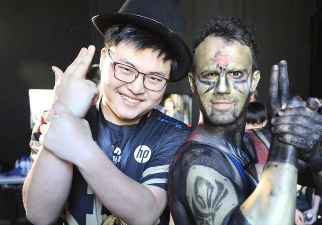 效果|大司马将解说当成直播惹众怒，若换成MISS,节目效果肯定更好
