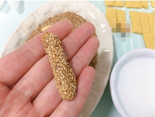 营养|吃炸货,换点新花样!香酥可口的芝麻条,营养高寓意也好