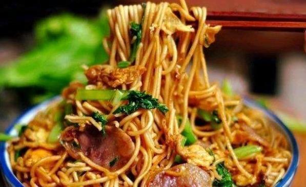 筋道|炒面时，牢记3个窍门，面条不起坨，爽滑筋道，每一口都很入味