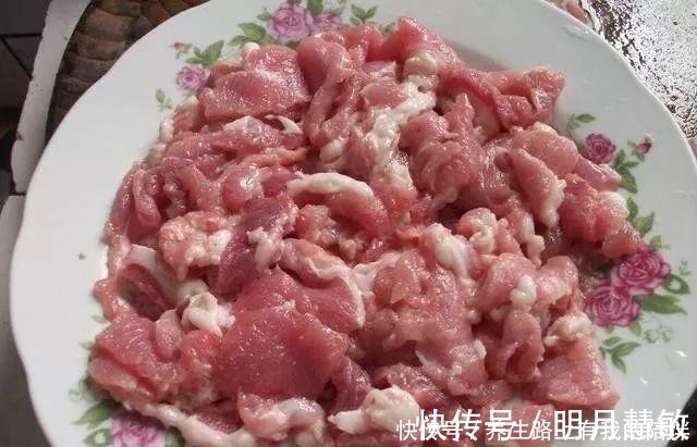 无论炒什么肉，谨记这4个小技巧，炒出来的肉，又嫩又入味！