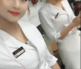 |搞笑GIF:幸亏反应快 不然被老婆发现就麻烦了