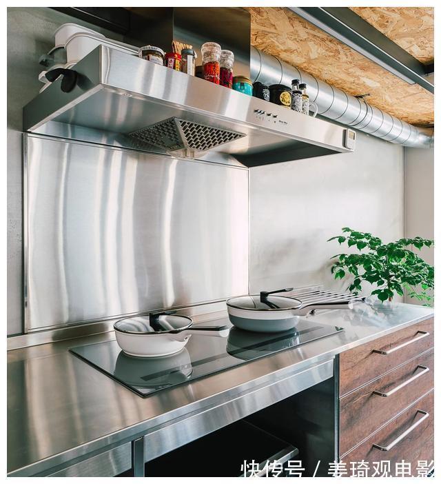 厨房|她家66㎡老房翻新，不做吊顶和造型，只刷乳胶漆，成本低又耐看！