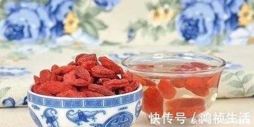 补血安神|枸杞的绝配不是菊花而是它补血安神、养肝明目,越喝越年轻