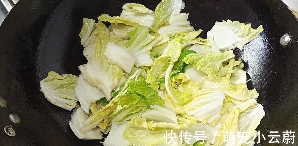 天冷了，这道“麻辣血旺”做来吃，太过瘾，汤汁拌饭都能吃2碗