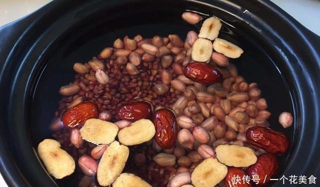 “四九”寒天,女人要常喝五紅湯,每天一碗,補氣補血,暖身暖胃