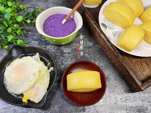 这道面食不用加水，制作过程简单，成品亮丽松软，无糖也甜美