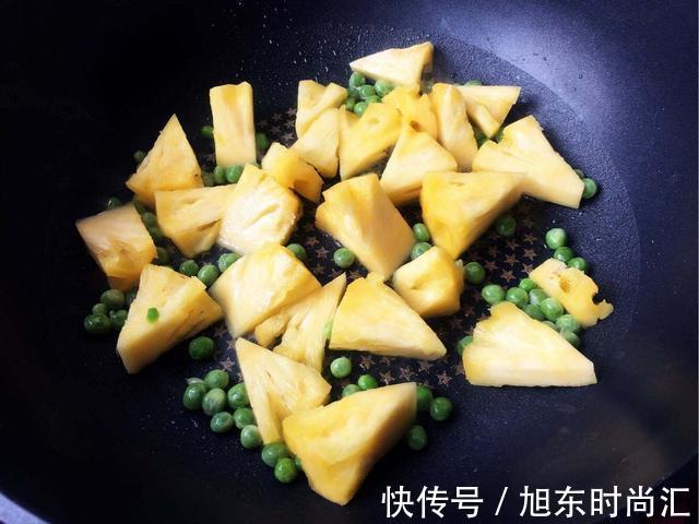 洋葱|学会这样做菠萝豌豆肉丁面，营养好吃又能解馋，每次都被吃光光