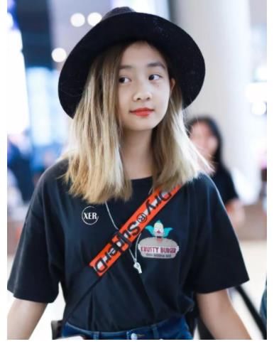 图书馆|黄磊女儿多多被造谣，和男友在图书馆亲热，网友：是偶然更是必然