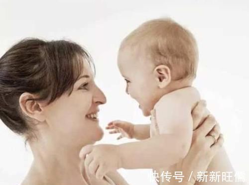 姿势|抱宝宝,横着抱和竖着抱有什么区别?3个月大的宝宝可以竖着抱