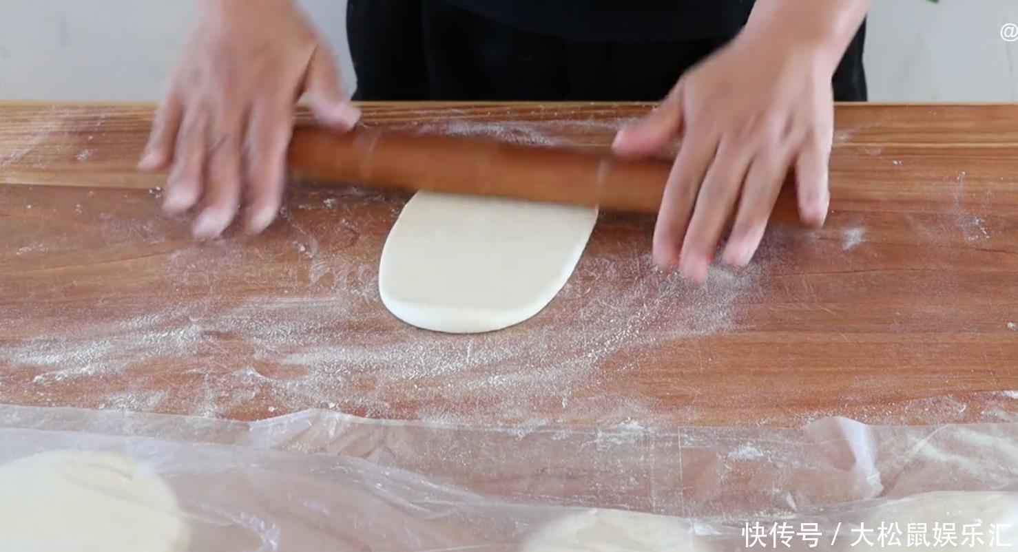 学会这个和面配方：做出家常饼，口袋饼，春饼，个个柔软好吃