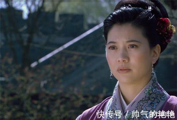 高衙内!为何林冲娘子会自尽,高衙内得手了锦儿向林冲讲述目睹的全过程