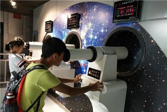 学习观|不爱读书的孩子,带他去逛这三个地方,比“说教”“打骂”都有用