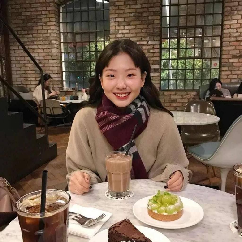  围巾|大衣+围巾，厚毛衣+围巾=入冬“王炸cp!”