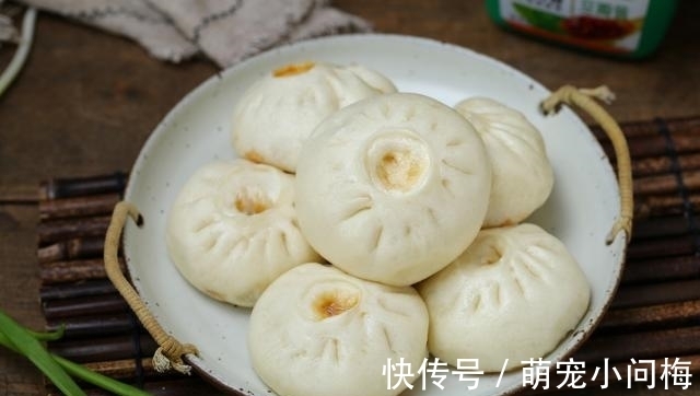 诀窍|蒸肉包子有诀窍，调馅时多做这一步，皮软馅香直冒汁儿，好吃到爆