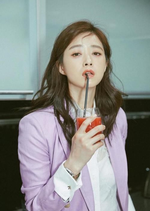 ?你适合“直发”还是“卷发”？主要看这3个部位，发量是关键！