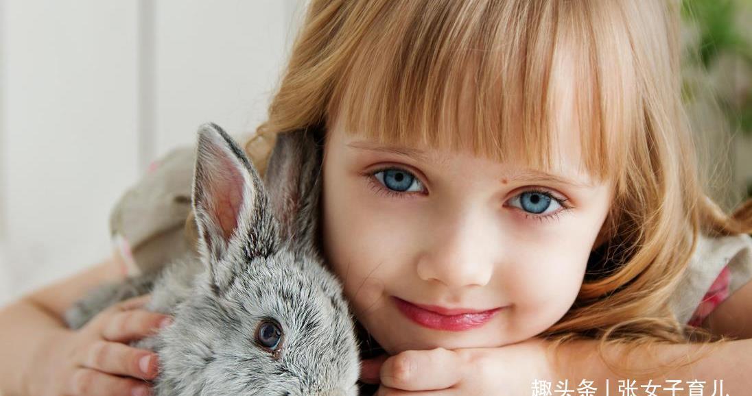 张女子|孩子近视,爸爸不许配眼镜,配一次摔一次,眼科医生:真是太无知