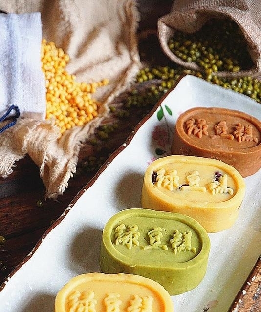 宫廷小吃绿豆冰糕,不过筛特好做,入口即化,孩子春天吃它不上火