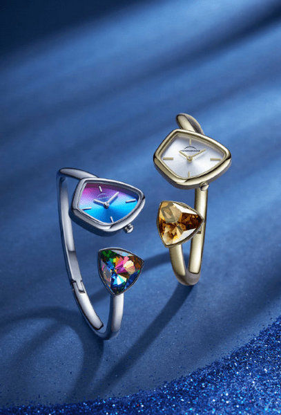 SAGA世家表璀璨发布 女王盛典之夜闪耀外滩