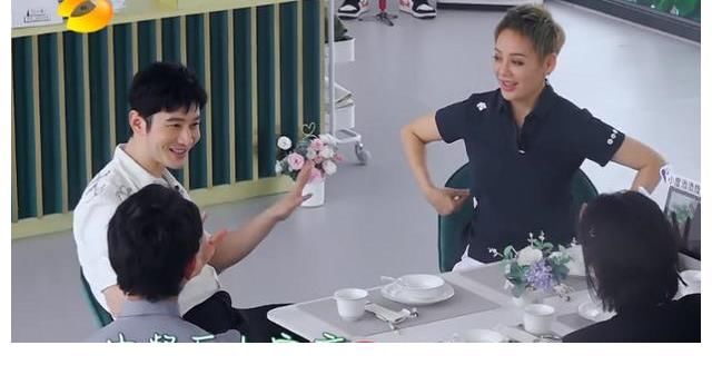 这点钱|为姚安娜铺路?宁静与黄晓明,一明一暗,一唱一和,好似一盘大棋