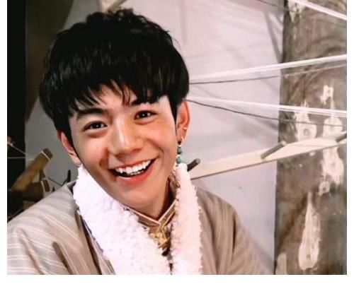 聯(lián)合國大會|十年寒窗不如一網(wǎng)紅，丁真從素人到聯(lián)合國大會，靠的是純樸