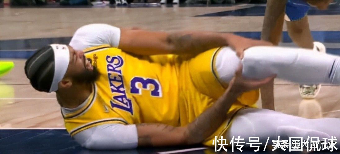 nb周琦遭多家NBA球队哄抢，湖人球探迫切抢人，名记：湖人内线缺人