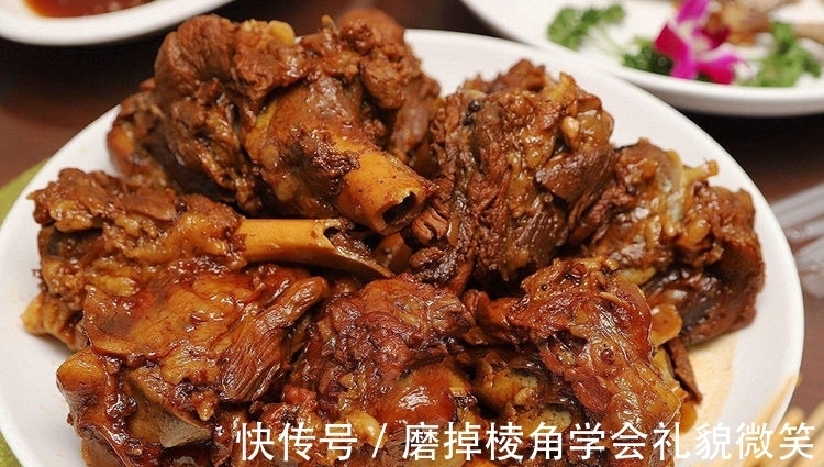 货源|为什么我们平时买大骨要十几元一斤,现在很多自助酱大骨才29一位随便吃?