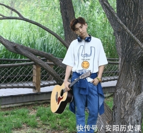 果靖霖|汪苏泷《望星空》用歌声致敬每一位中国航天人