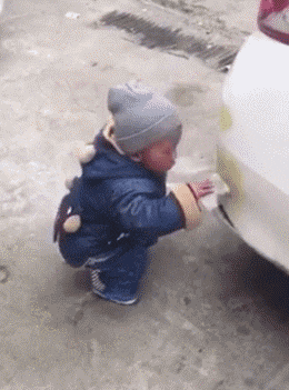 |搞笑GIF:妹子头发长就是优势多多啊,口罩都省了呢